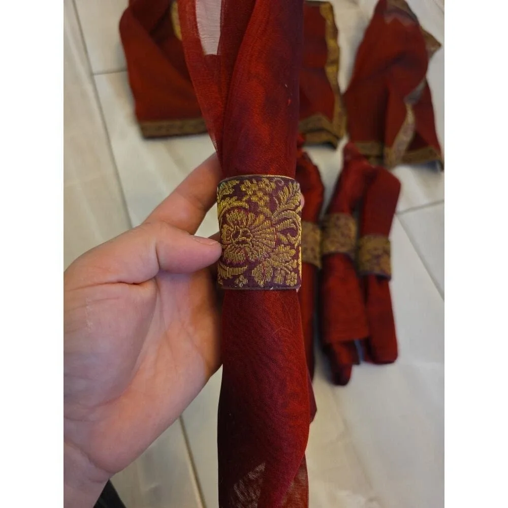 4 Christmas Red Embroidered Square Napkins With Napkin Rings 18
